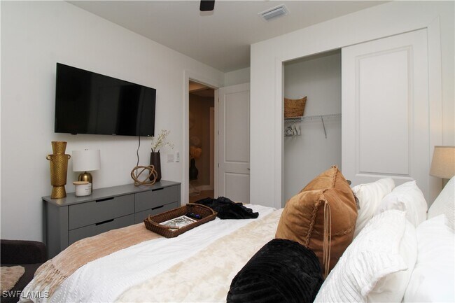 Building Photo - 8857 Oceana Wy