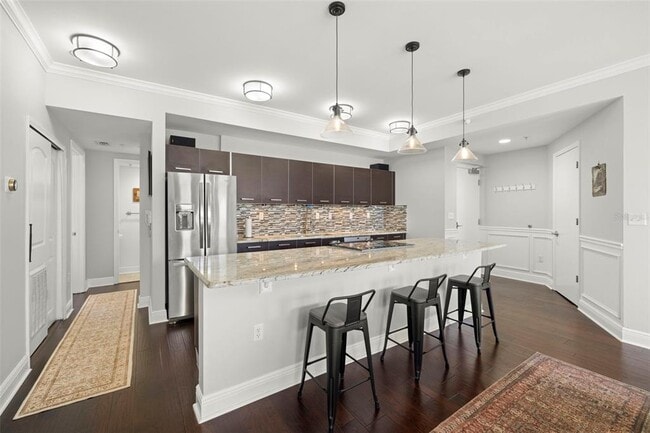 Building Photo - 205 5th Ave N