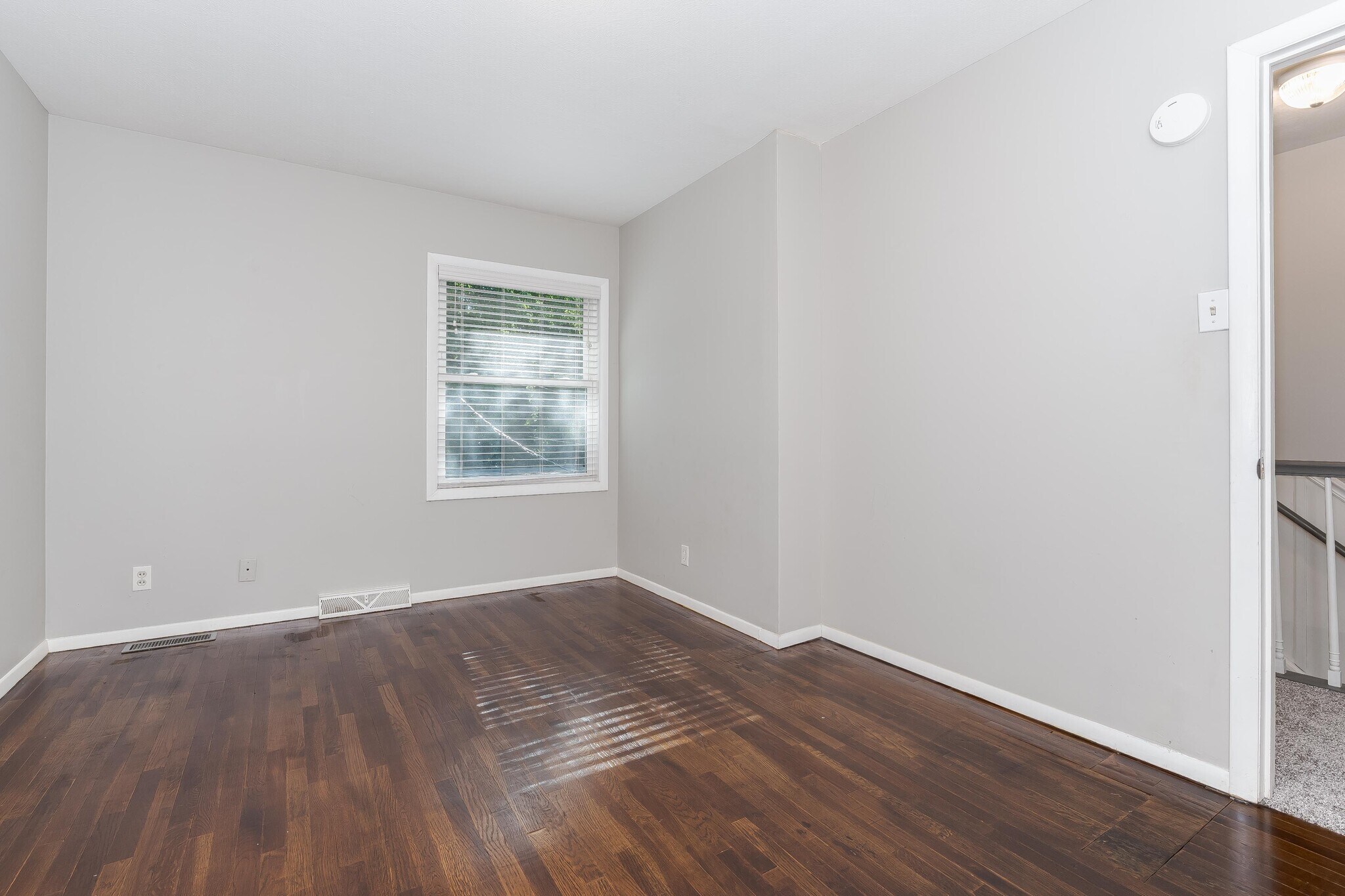 45N Bedroom 1 - 45 Whites Plz