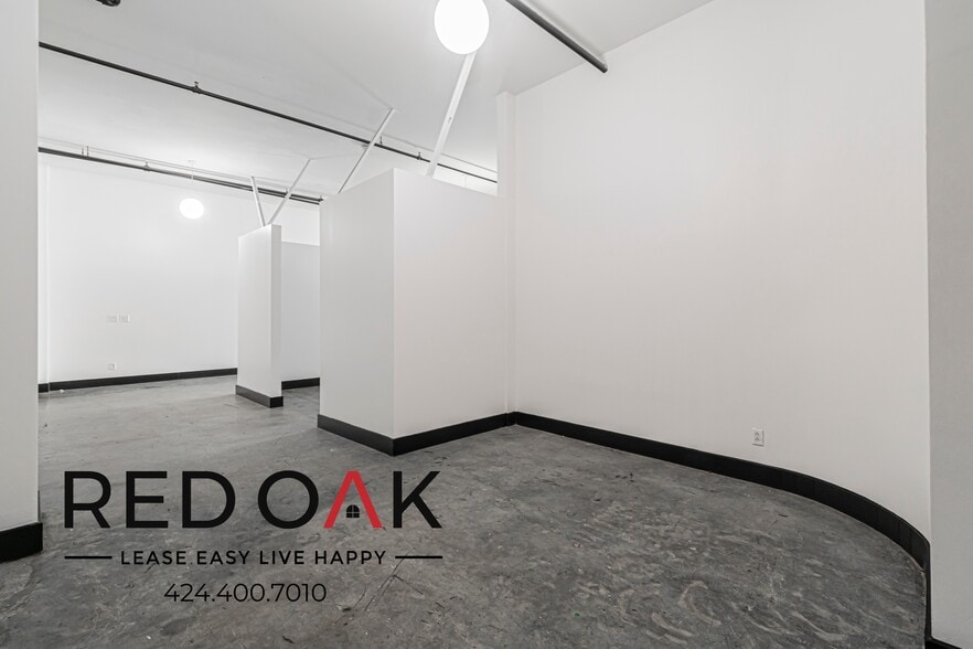 Building Photo - 620 Main St