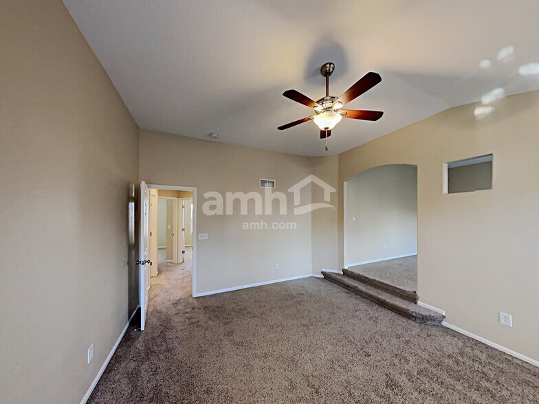 Building Photo - 3910 S Quatar St