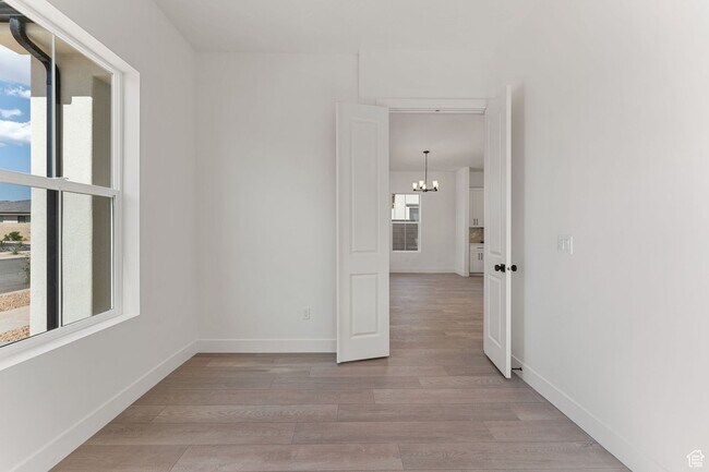 Building Photo - Brand New Holmes Home