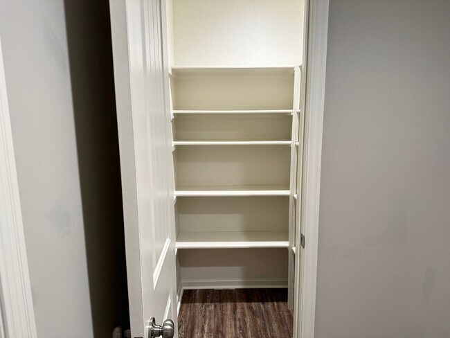 Building Photo - Single Level 2 Bed | 2 Bath | 2 Car Garage Attached Villa in Blue Springs