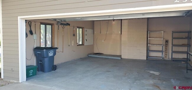 Building Photo - 2305 Pelota Dr