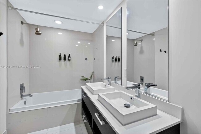 Building Photo - 45 SW 9th St