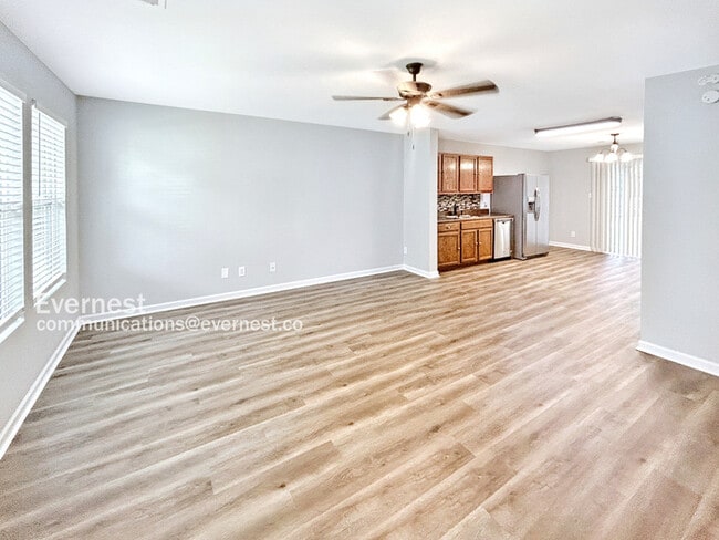 Building Photo - 165 Bayside Ln