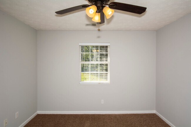 Building Photo - Coming Soon | Pre-Lease Now – Beautiful 3BR/2BA Ranch Home in Covington!