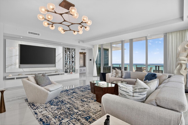 Building Photo - 3100 N Ocean Dr