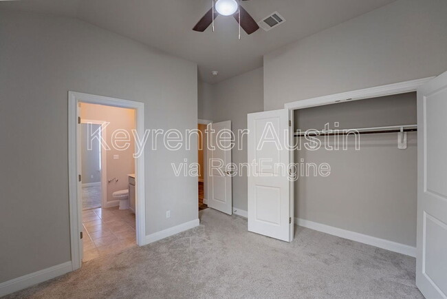 Building Photo - 1017 Coulee Dr