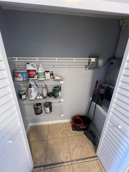 Building Photo - 5226 Via Hacienda Cir