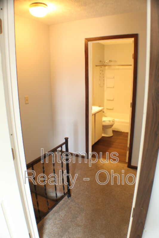 Building Photo - 716 W Light St