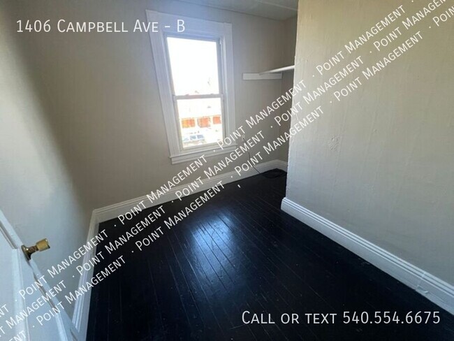 Building Photo - Spacious 2 Bedroom 1 Bath Apartment