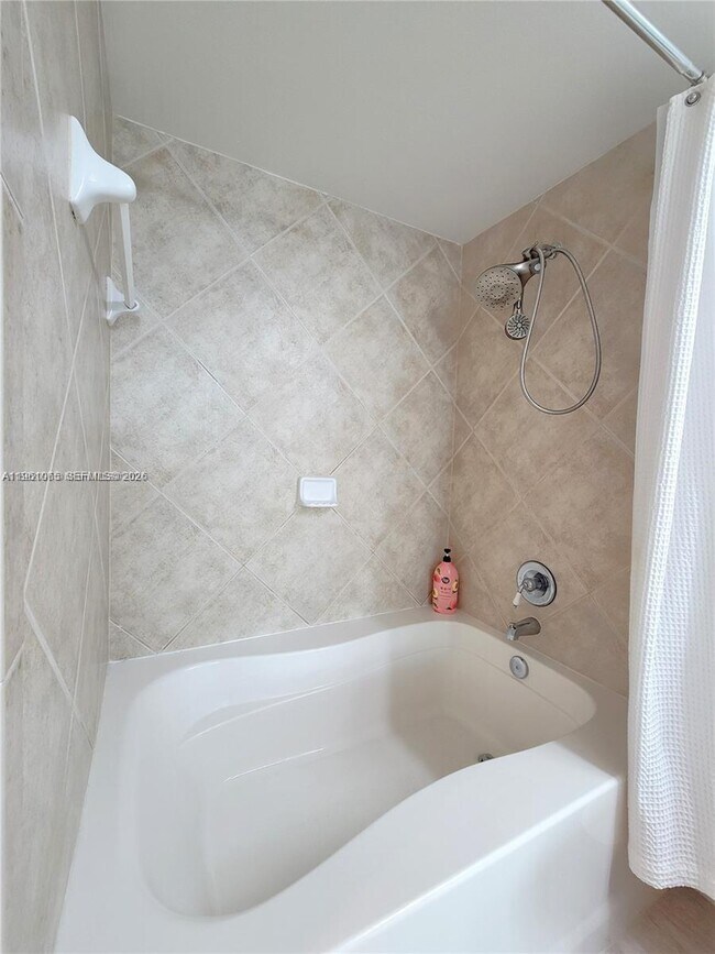 Building Photo - 700 E Boynton Beach Blvd