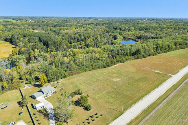 Building Photo - 3216 Airport Rd