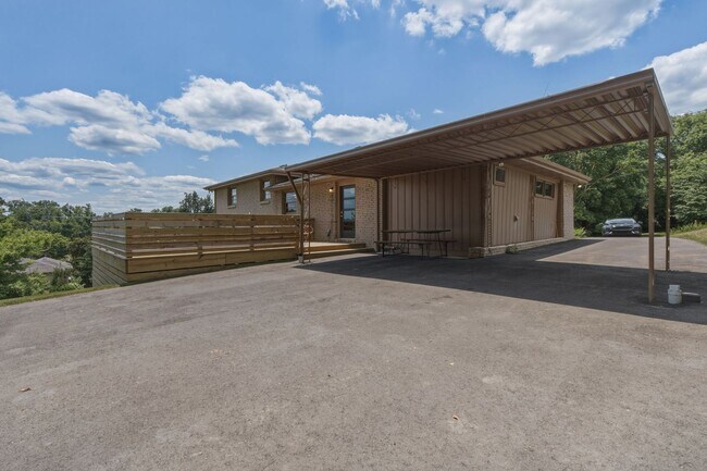 Building Photo - 5028 Danby Dr