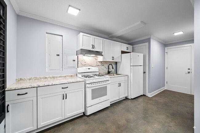 Building Photo - 423 Funston Ave