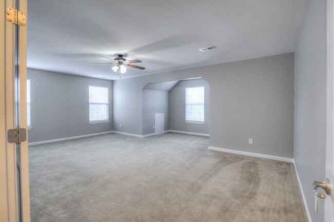 Building Photo - 2518 Broome St