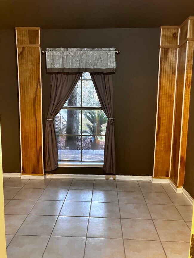 Building Photo - 164 Golden Meadow Dr