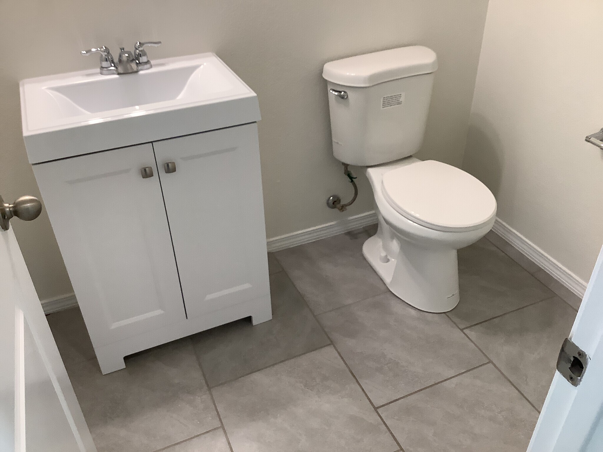 Building Photo - 2281 Solara Loop NE