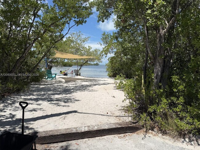 Building Photo - 39 Gumbo Limbo Ave