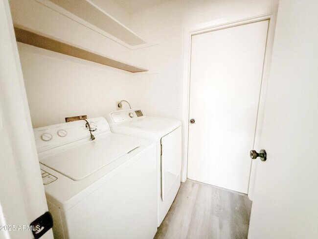 Building Photo - 8616 N 40th Dr