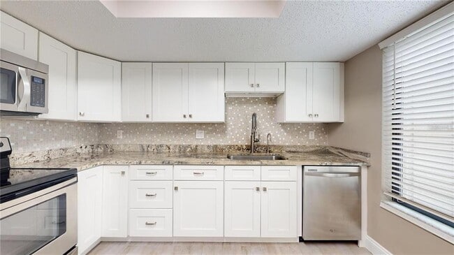 Building Photo - 202 Pine Cone Trail