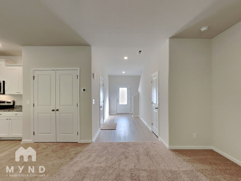 Building Photo - 286 Ivy Bank Dr