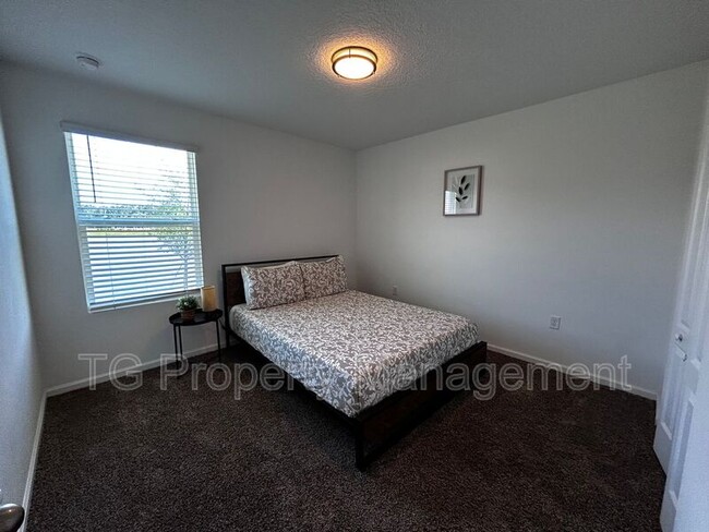 Building Photo - 12571 Russian Olive Rd