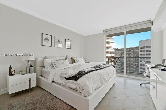 Building Photo - 218 SE 14th St