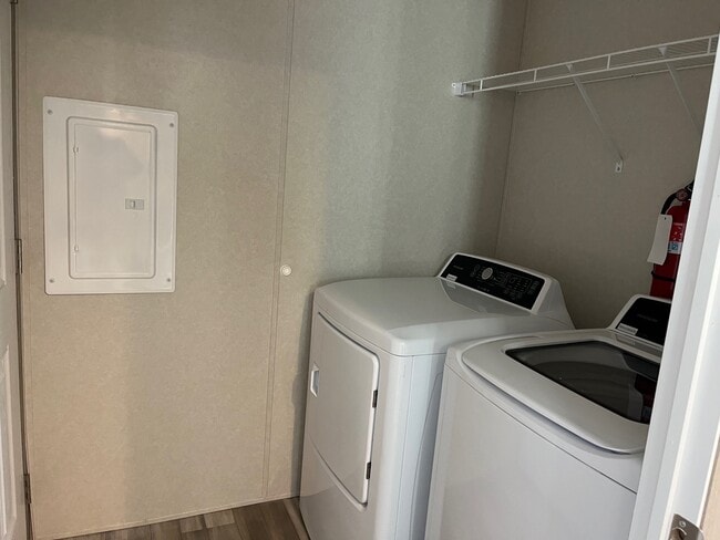 Building Photo - 151 Donald Ave