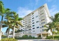Building Photo - 1450 Lincoln Rd