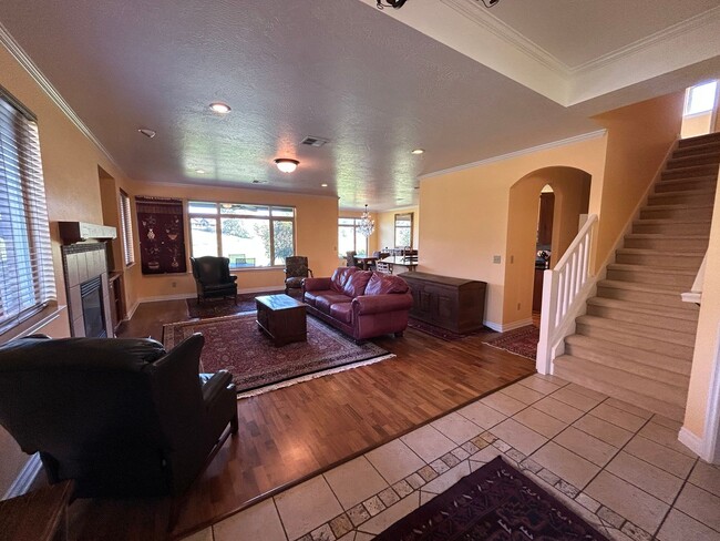 Building Photo - Gorgeous 4 Bedroom in Desirable East Missoula!