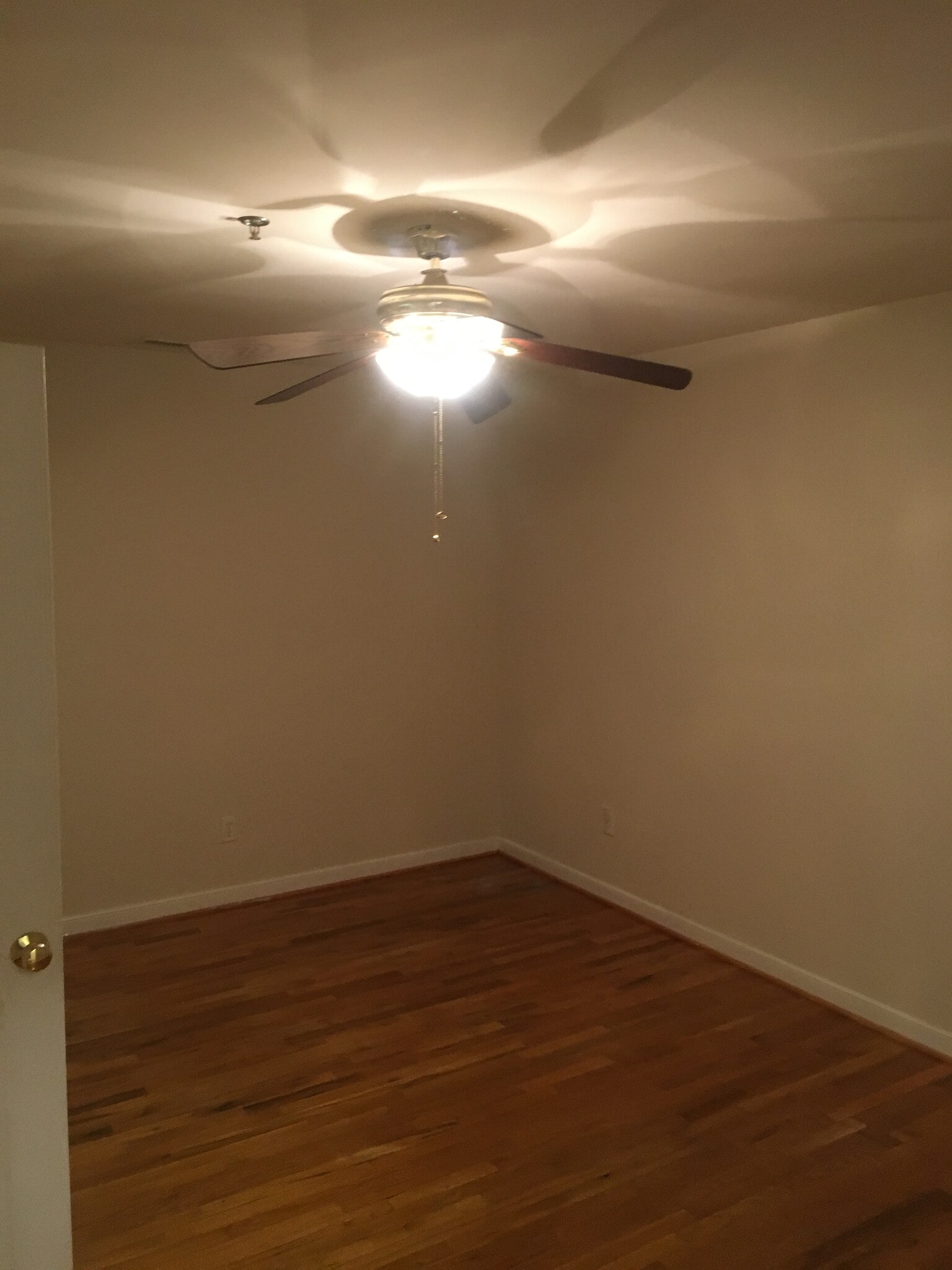 Building Photo - 803 W Broad St