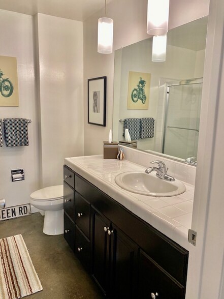 Building Photo - 970 Palm Ave