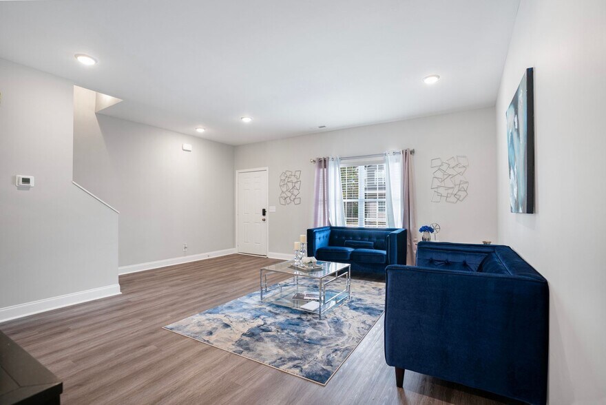 Building Photo - 156 Excell Rd