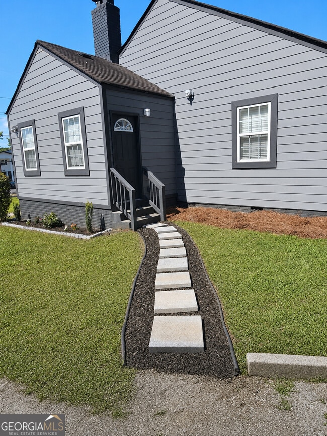 Building Photo - 3051 Delmar Ln NW
