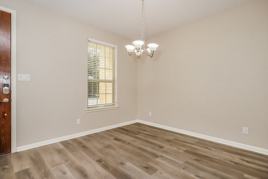 Building Photo - 8233 Oak Harvest Dr