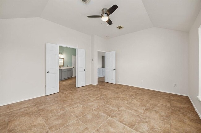 Building Photo - 4702 Forest Home Dr