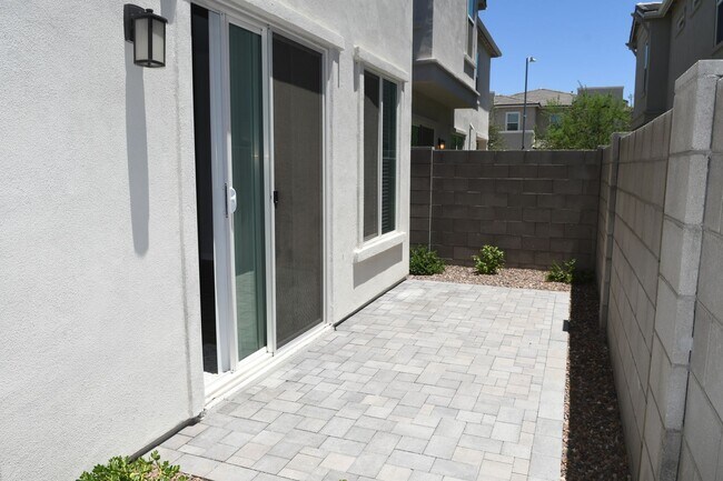 Building Photo - 5059 E Gallop Wy