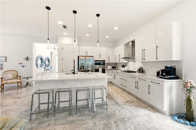 Building Photo - 11899 Gardenia Ave