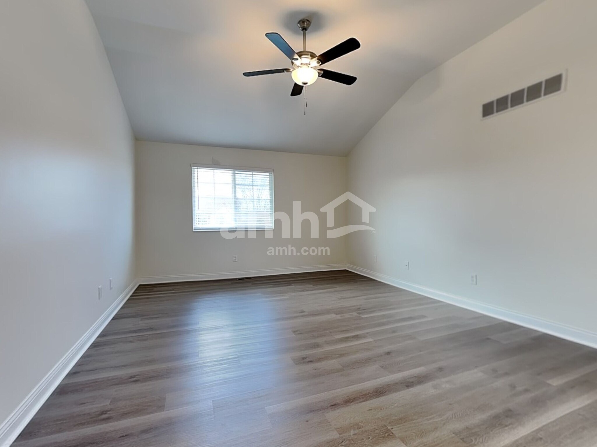 Building Photo - 2243 Bluegrama Dr