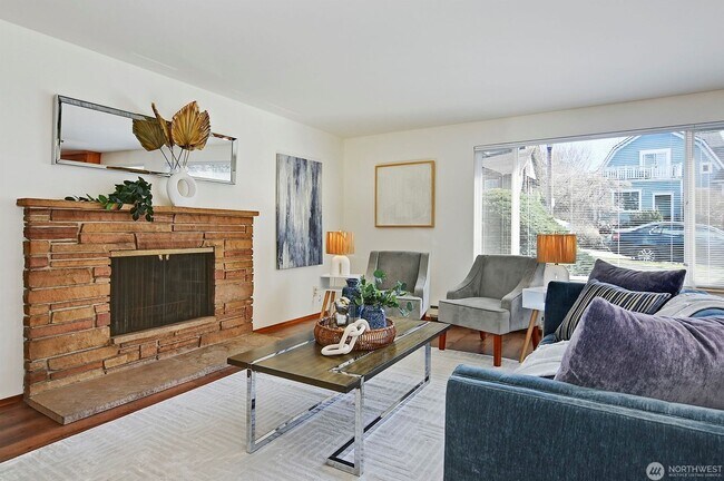 Building Photo - 3633 Triplex