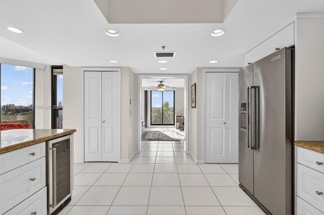 Building Photo - 4000 N Hwy A1A