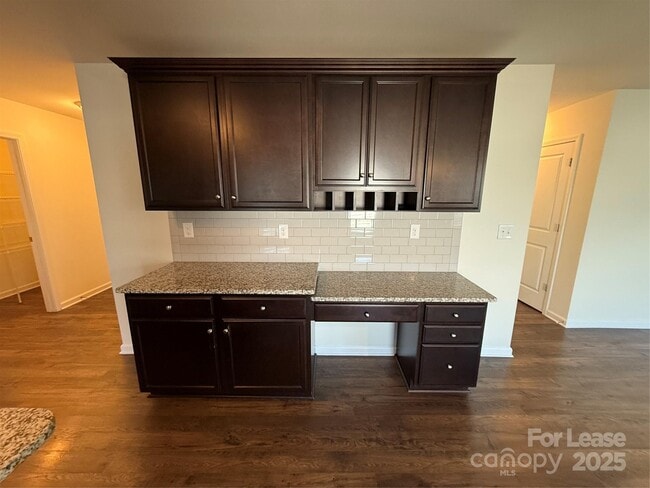 Building Photo - 9010 Harwood Knoll Dr