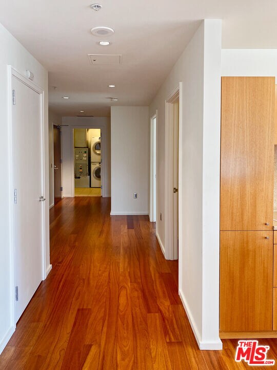 Building Photo - 1155 S Grand Ave