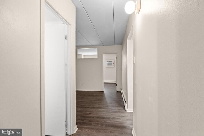 Building Photo - 1575 W Street Rd