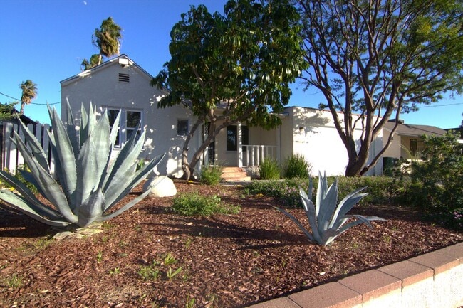 Building Photo - 8806 Haskell Ave