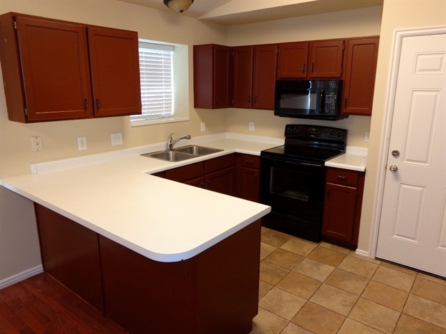 Building Photo - 2964 S Fetzer Dr
