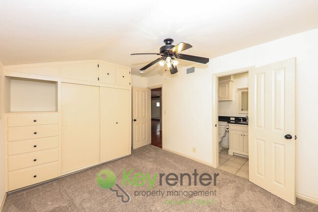 Building Photo - 3 Bedroom 2 bathroom in the heart of Orange