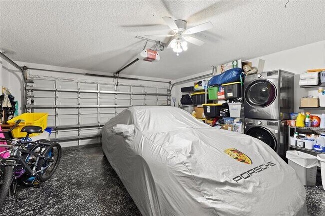 Building Photo - 10792 Queen Palm Ct